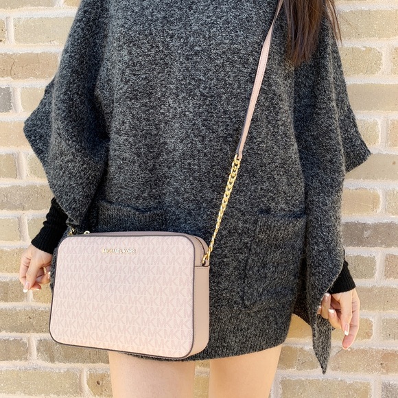 Gaby’sBags-NWT Michael Kors Crossbody&Wallet SET - Picture 4 of 4